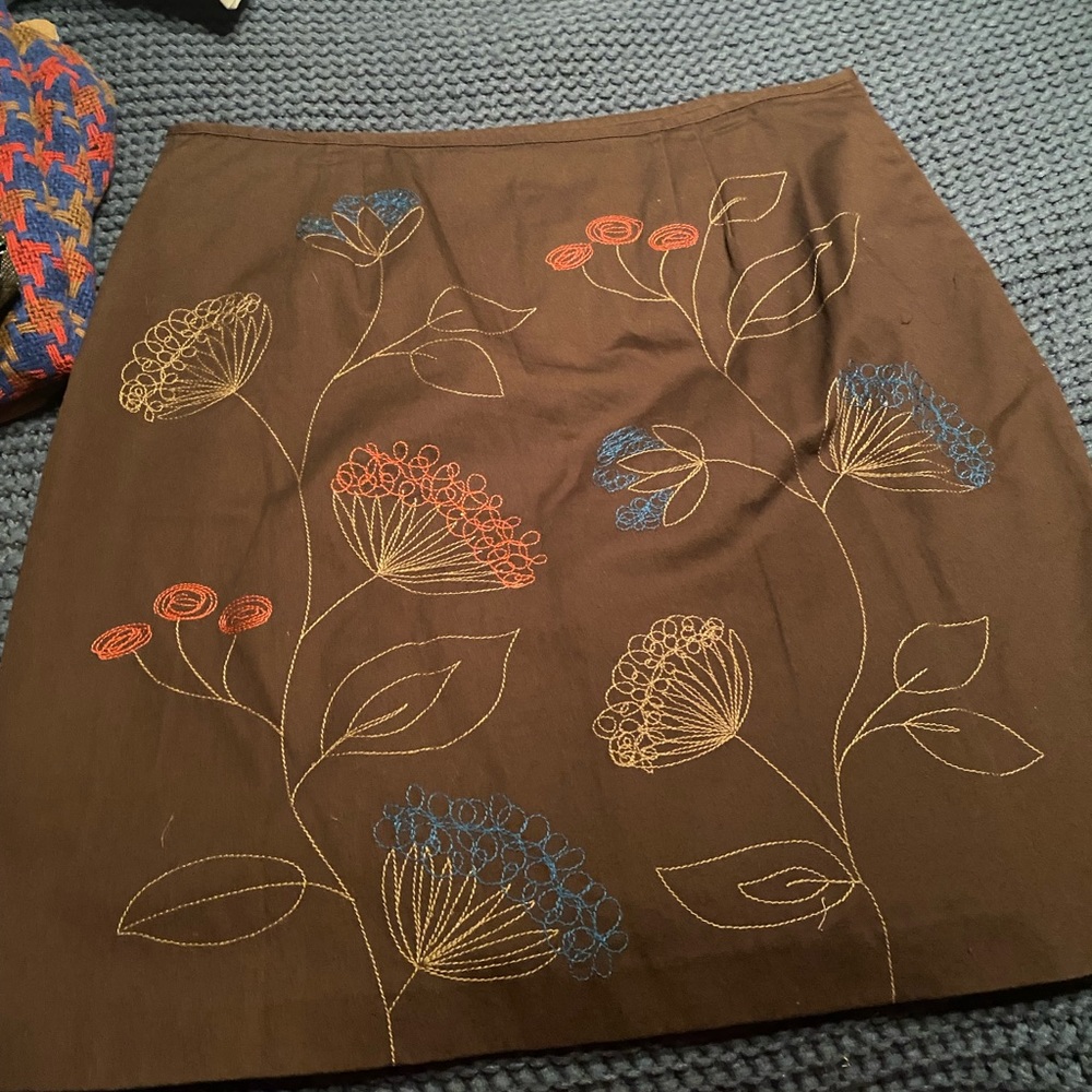 Boden Fun skirt! Size US 14 with floral stitching